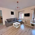 W Samym Centrum Jeleniej Gory 아파트 *