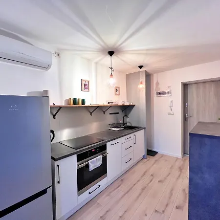 W Samym Centrum Jeleniej Gory Еленя-Гура