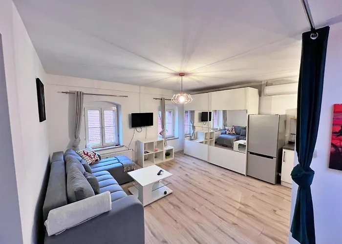 W Samym Centrum Jeleniej Gory Διαμέρισμα *